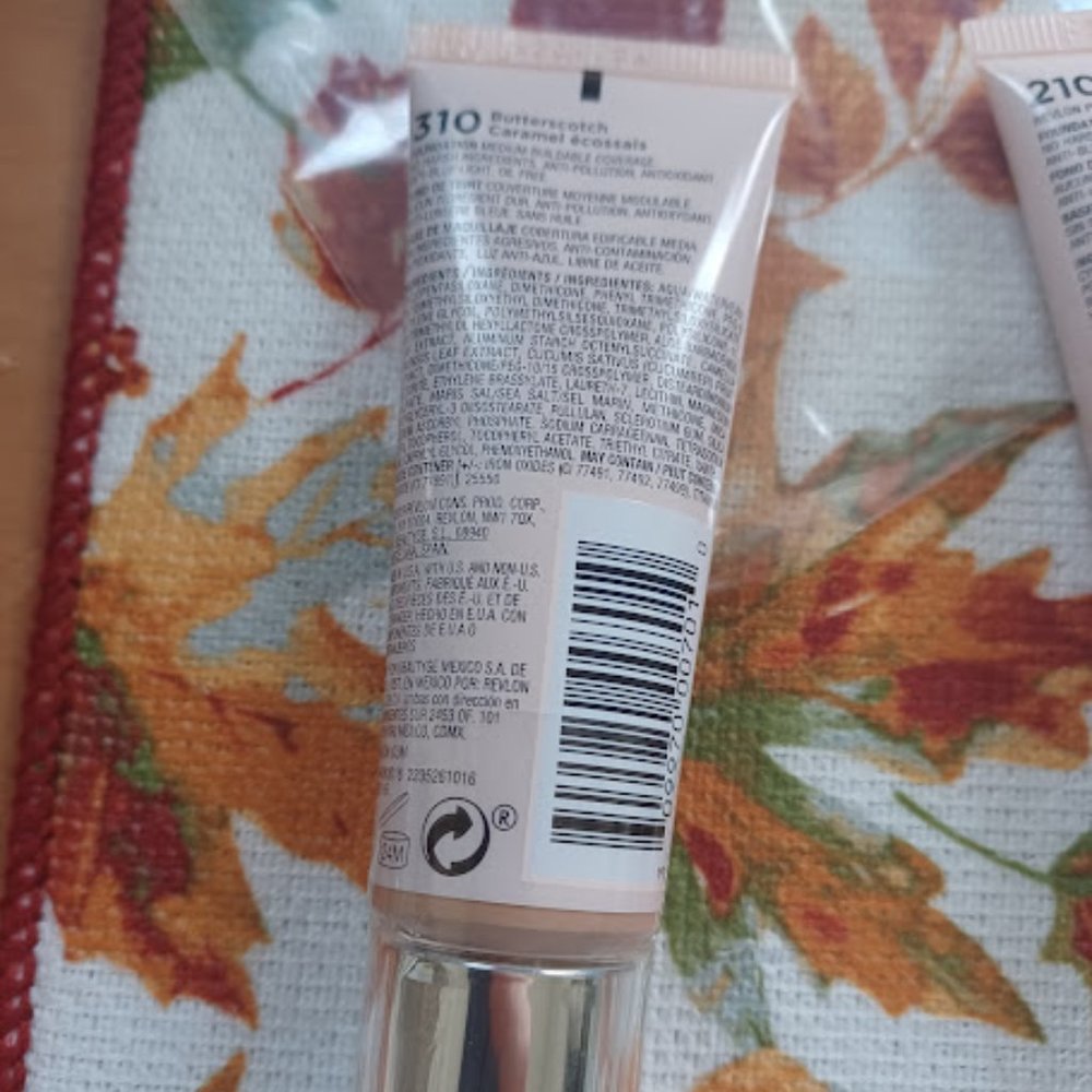 Revlon Candid Foundation